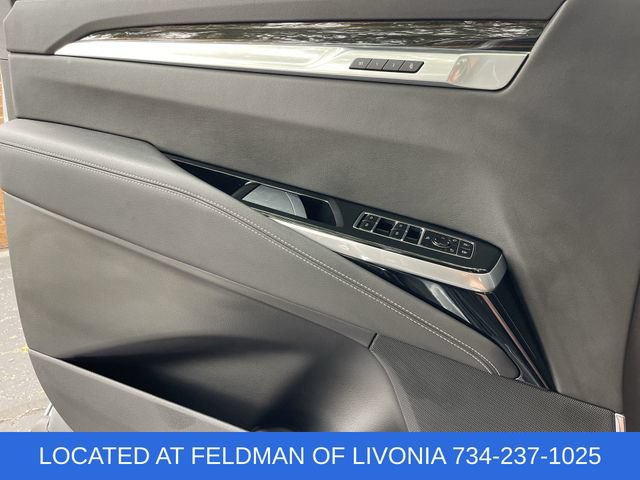 Certified 2025 Cadillac Escalade Luxury w/ LPO, Floor Liner Package AWD/4WD image 22