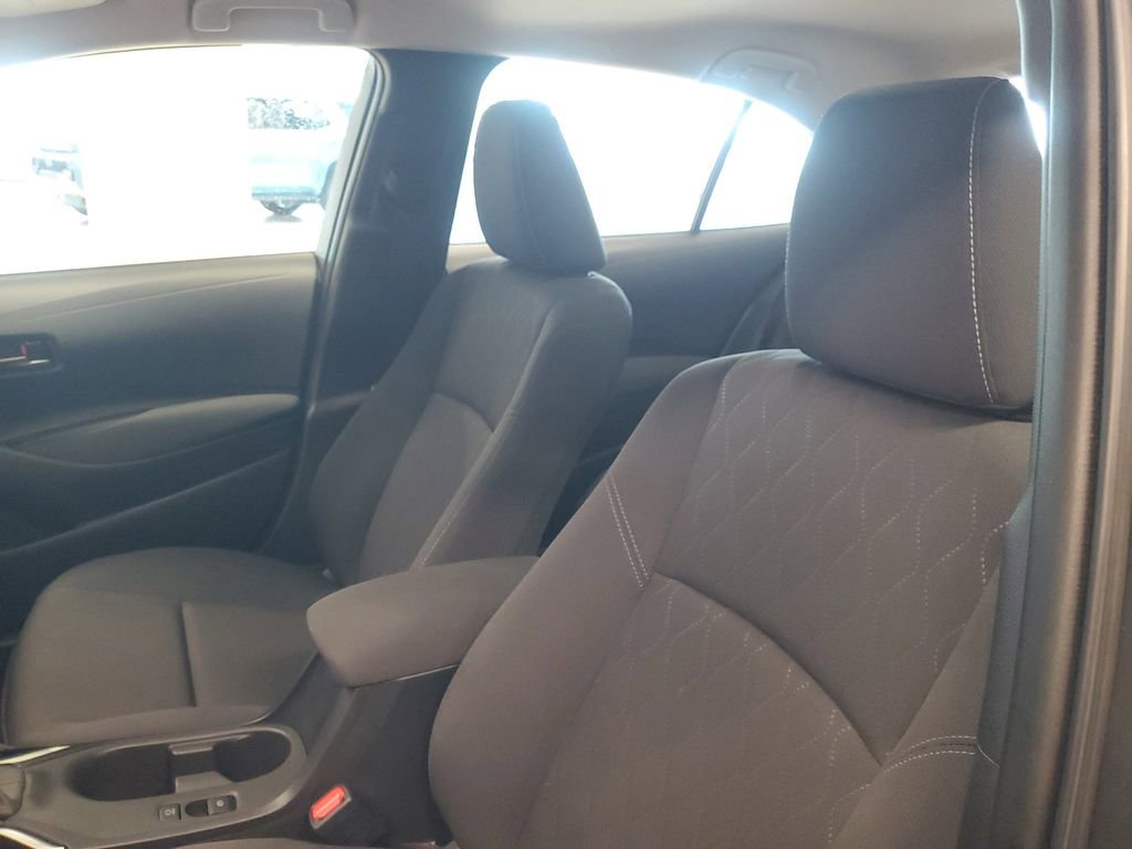 Used 2025 Toyota Corolla LE image 16