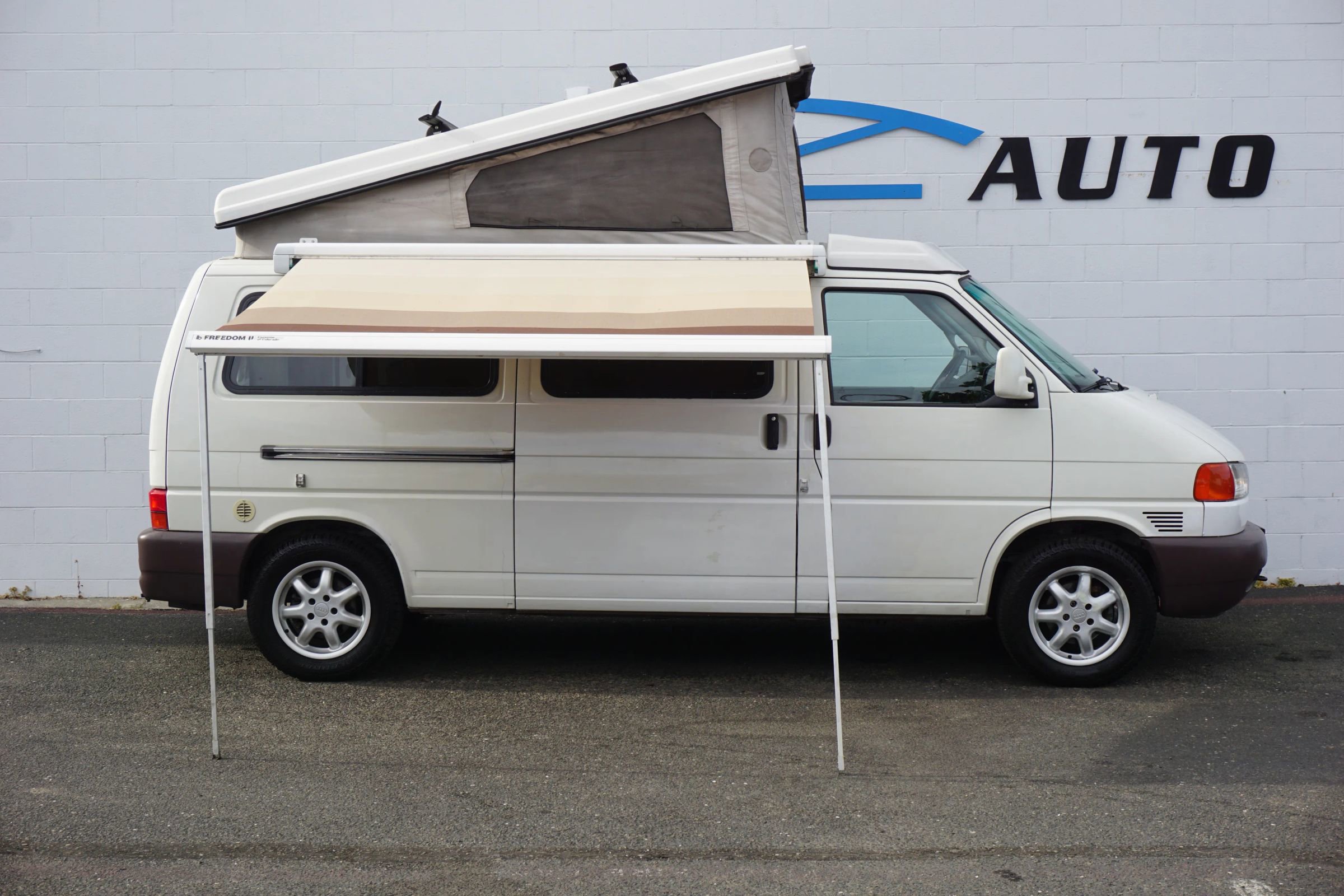 Used 1997 Volkswagen Eurovan Camper image 8