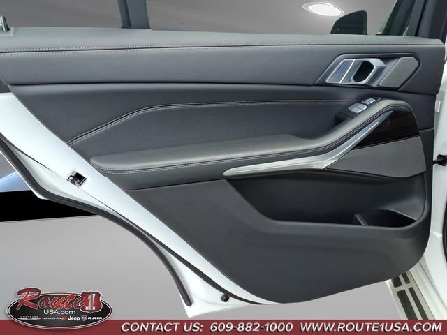 Used 2025 BMW X7 xDrive40i AWD/4WD image 23