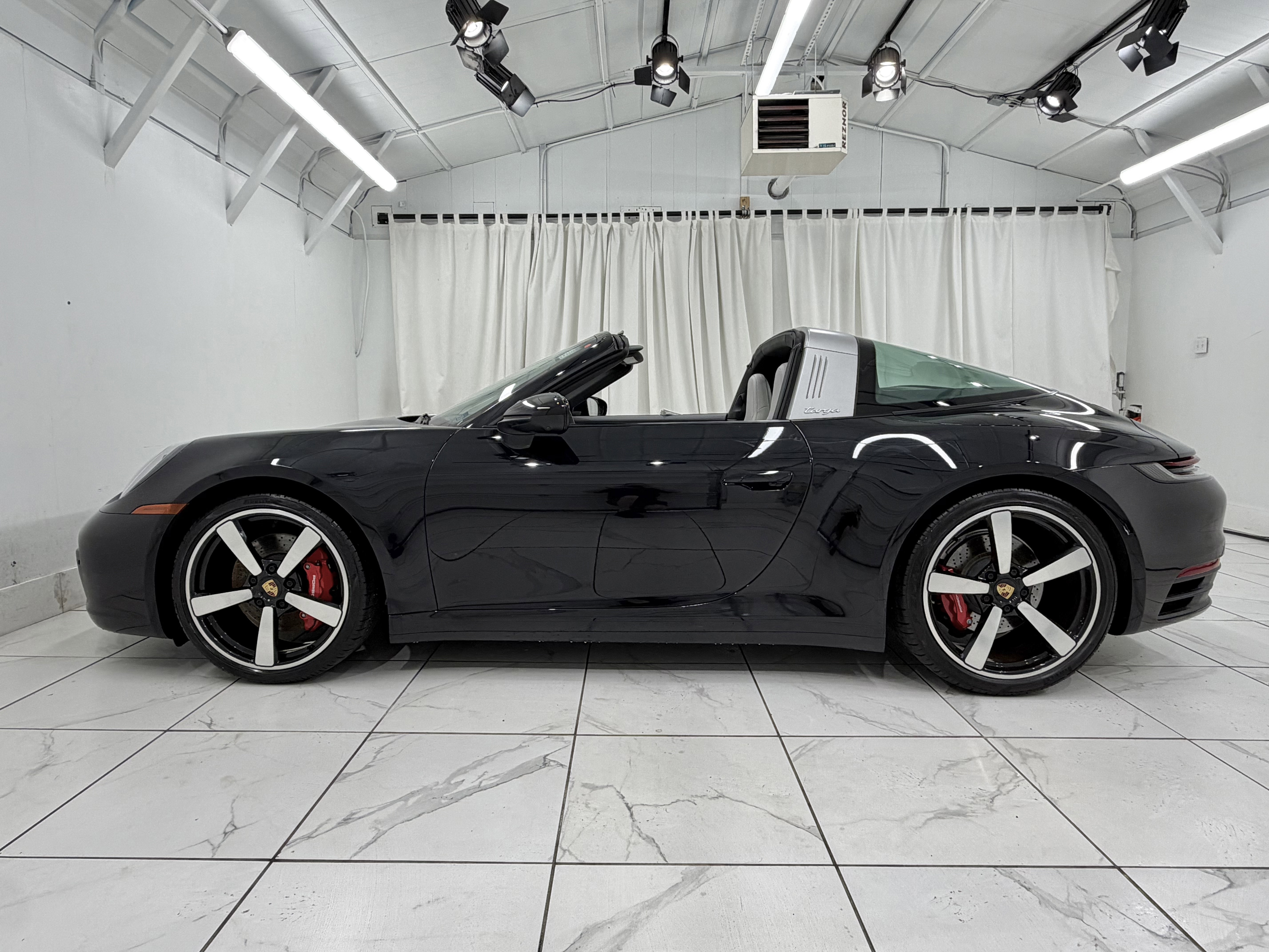 Certified 2022 Porsche 911 Targa 4S image 2