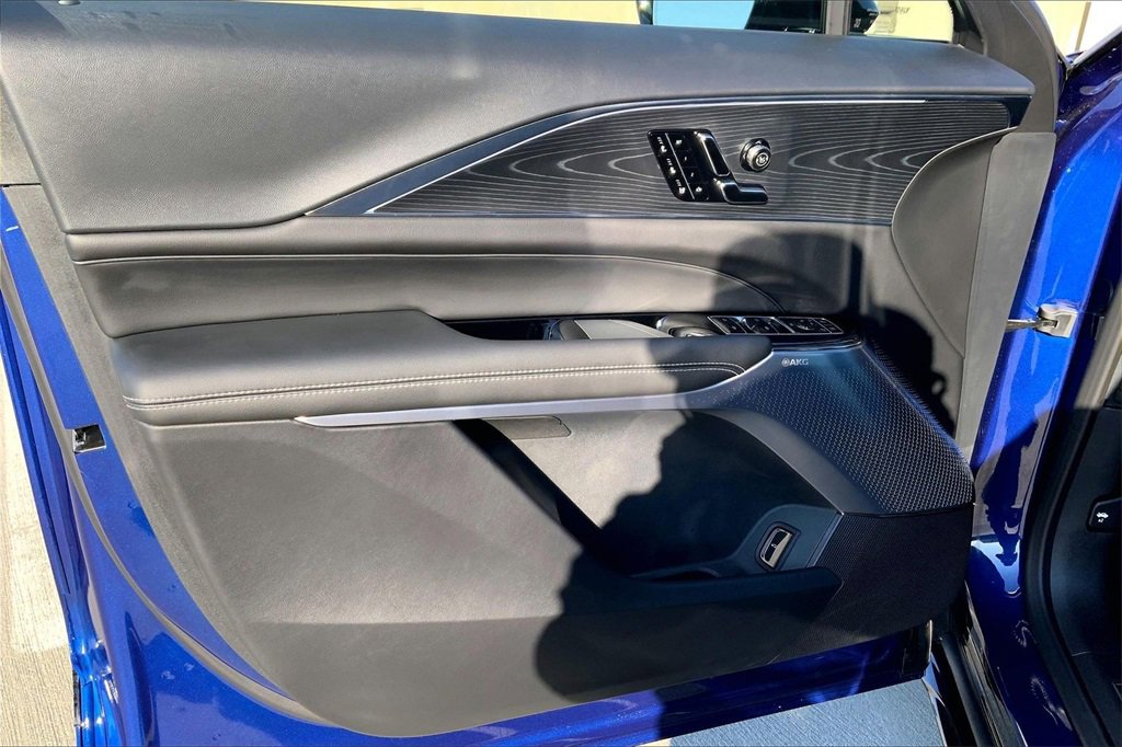 New 2026 Cadillac Lyriq V image 11