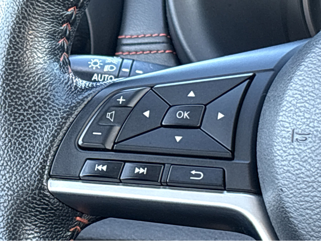 Used 2022 Nissan Kicks SR w/ Premium Package FWD image 11
