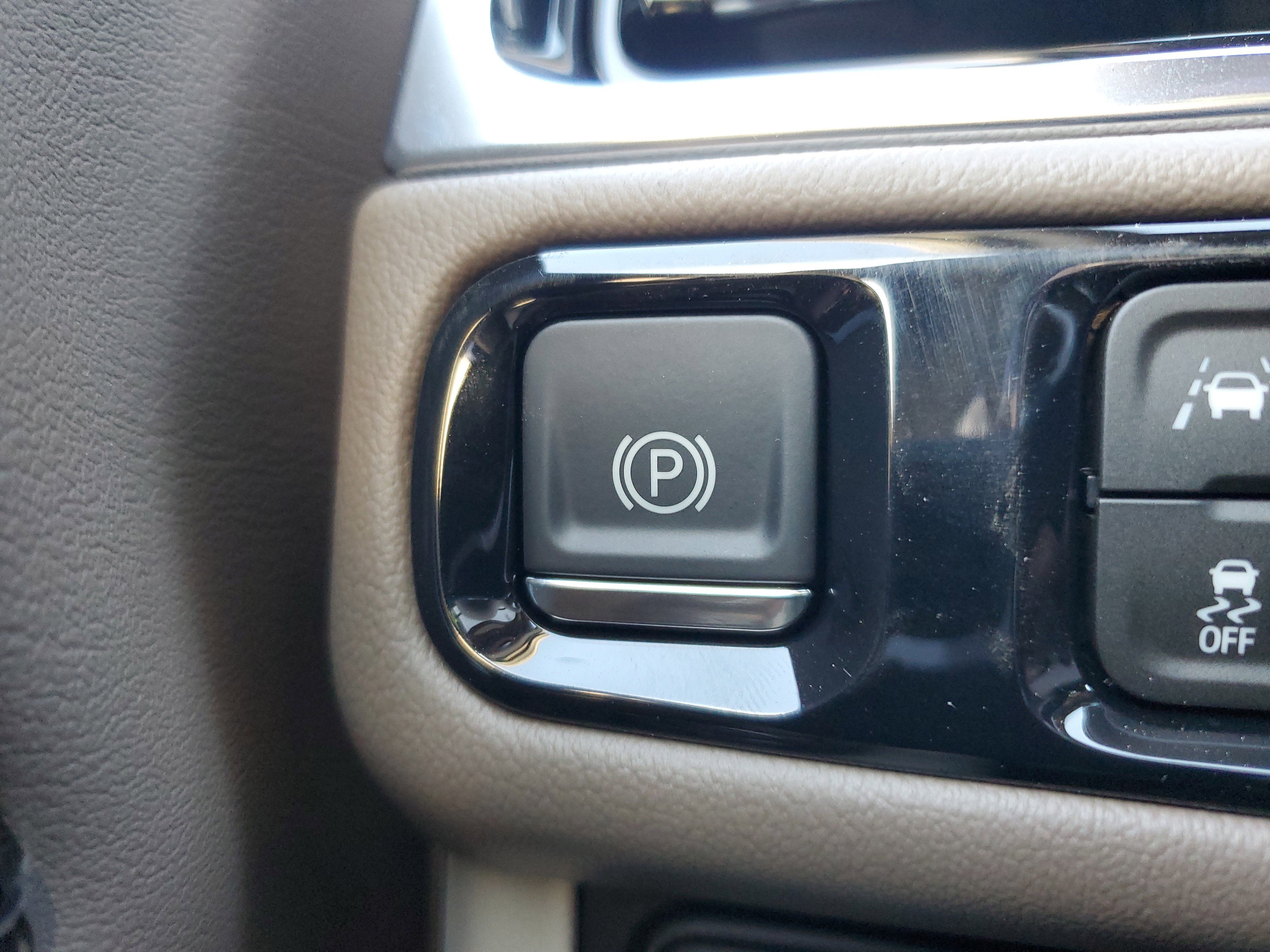 New 2026 GMC Yukon Denali w/ Sun & Power Step Package image 31