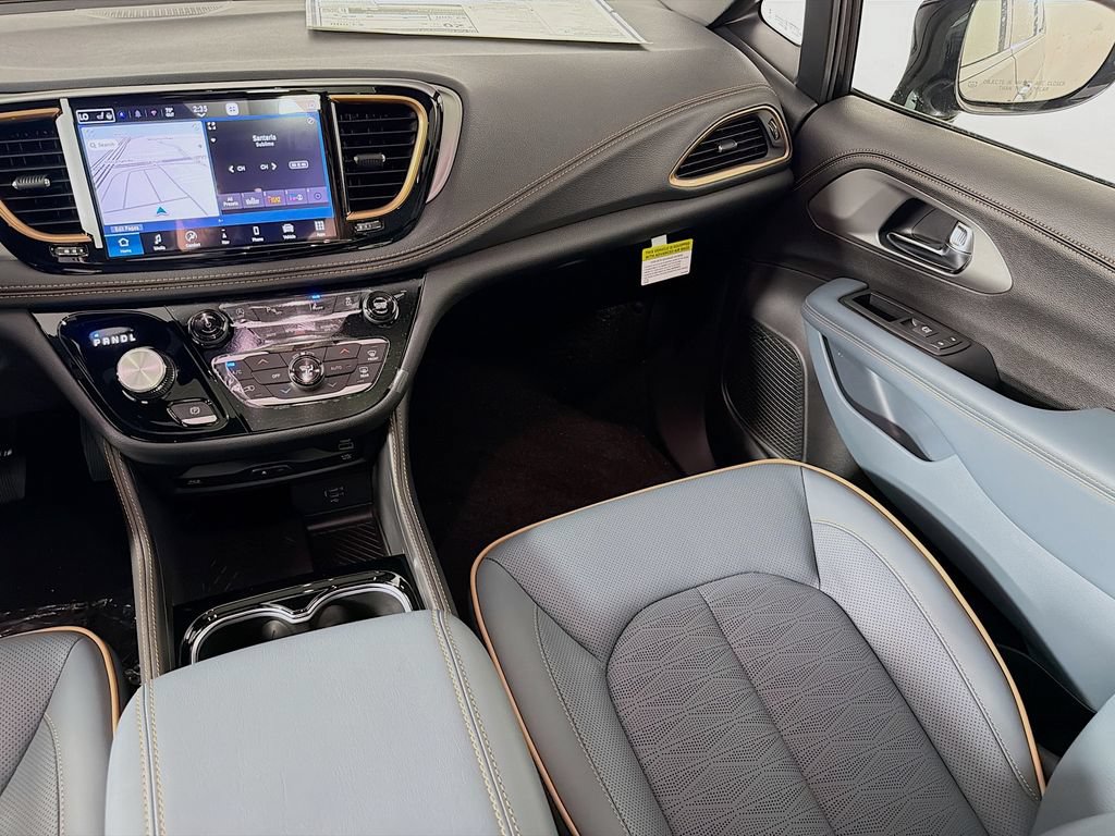 New 2027 Chrysler Pacifica Pinnacle w/ Theater Group AWD/4WD image 25