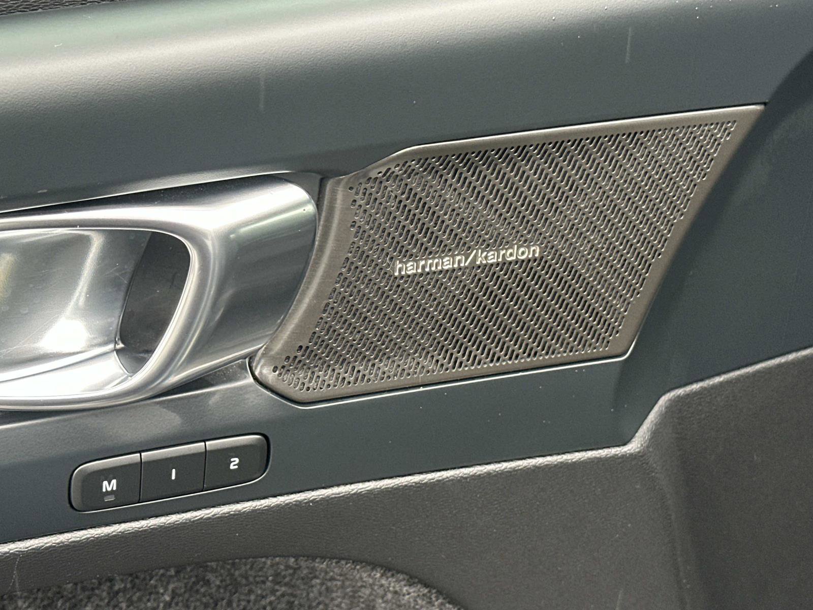 Certified 2023 Volvo C40 P8 Recharge Ultimate image 16