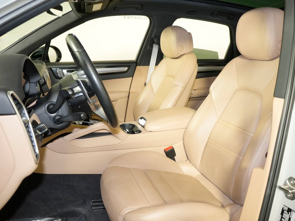 Certified 2023 Porsche Cayenne Platinum Edition AWD/4WD image 5