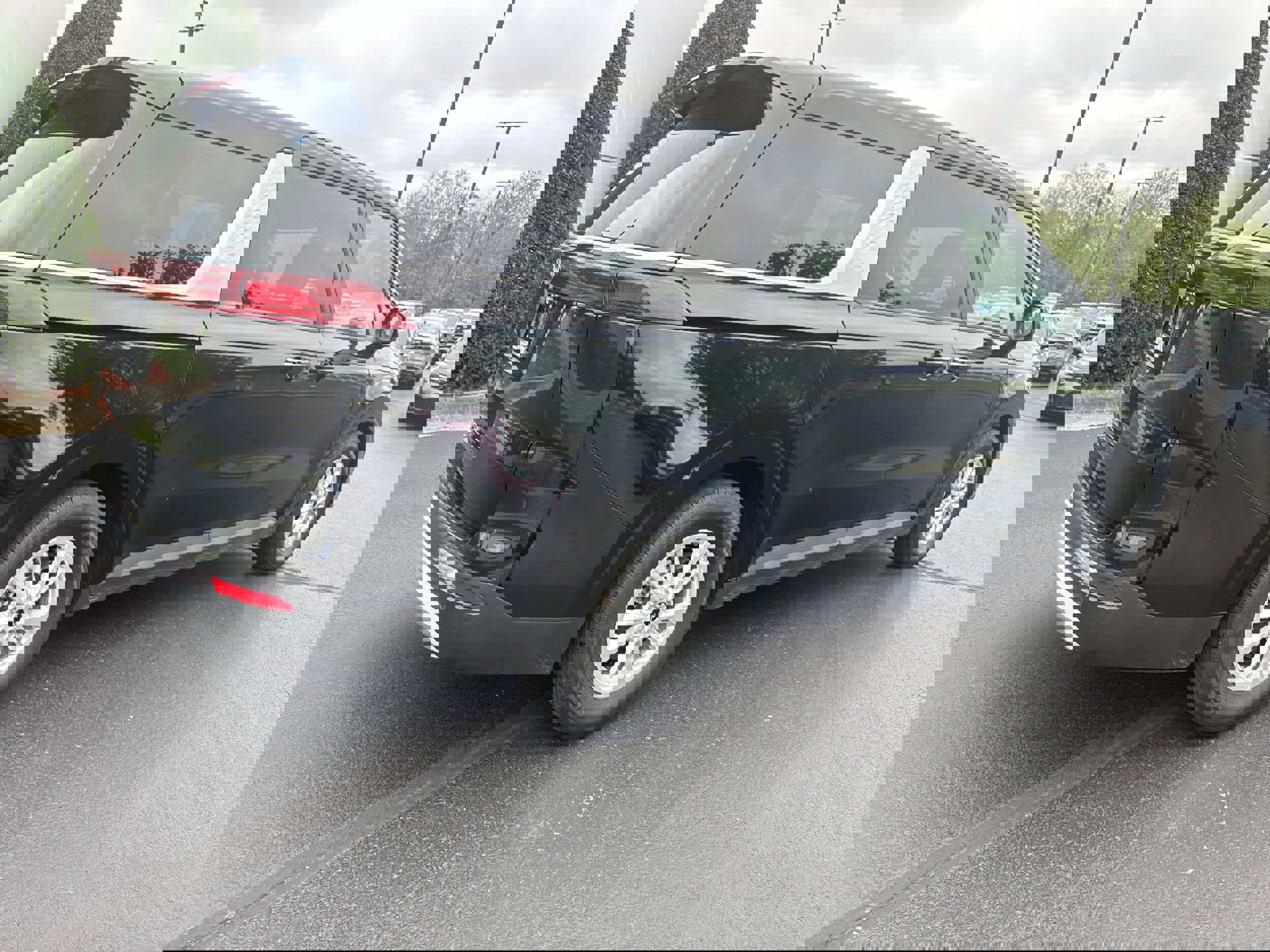 Used 2024 Kia Carnival LX image 4