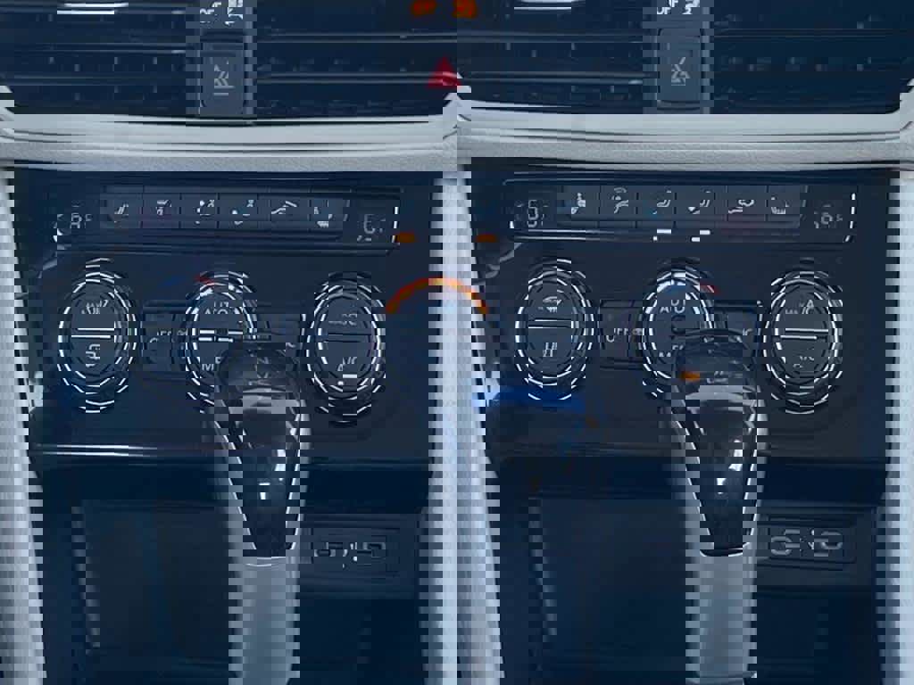 Used 2024 Volkswagen Jetta SE image 10