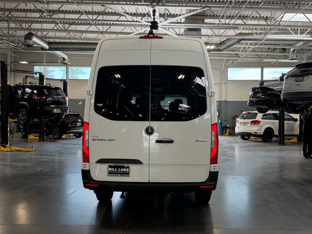 Used 2024 Mercedes-Benz Sprinter 2500 image 7