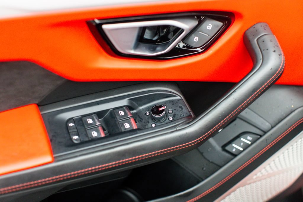 Used 2019 Lamborghini Urus AWD/4WD image 18