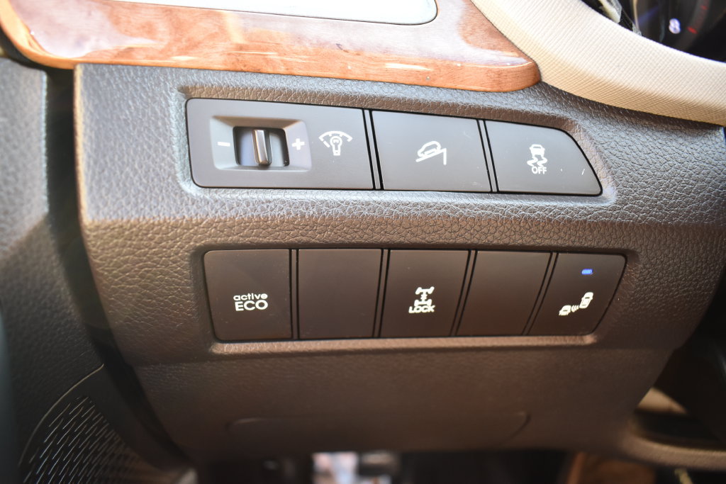 Used 2014 Hyundai Santa Fe Limited AWD/4WD image 26