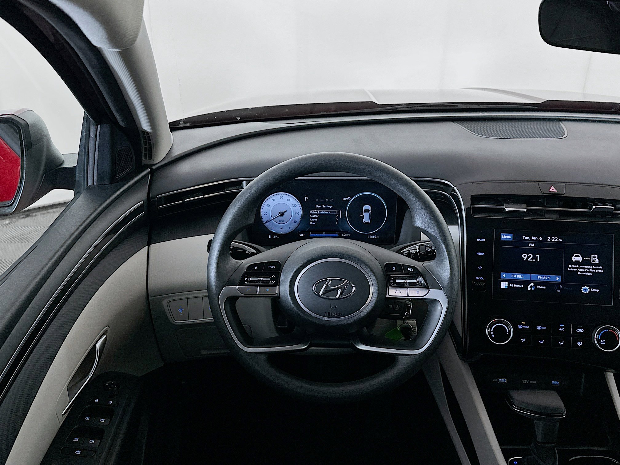 Used 2024 Hyundai Tucson SE image 18