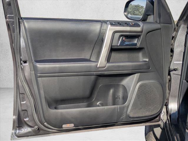 Used 2022 Toyota 4Runner SR5 Premium image 4