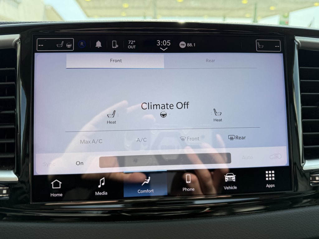 Used 2024 Chrysler Pacifica Touring-L FWD image 28