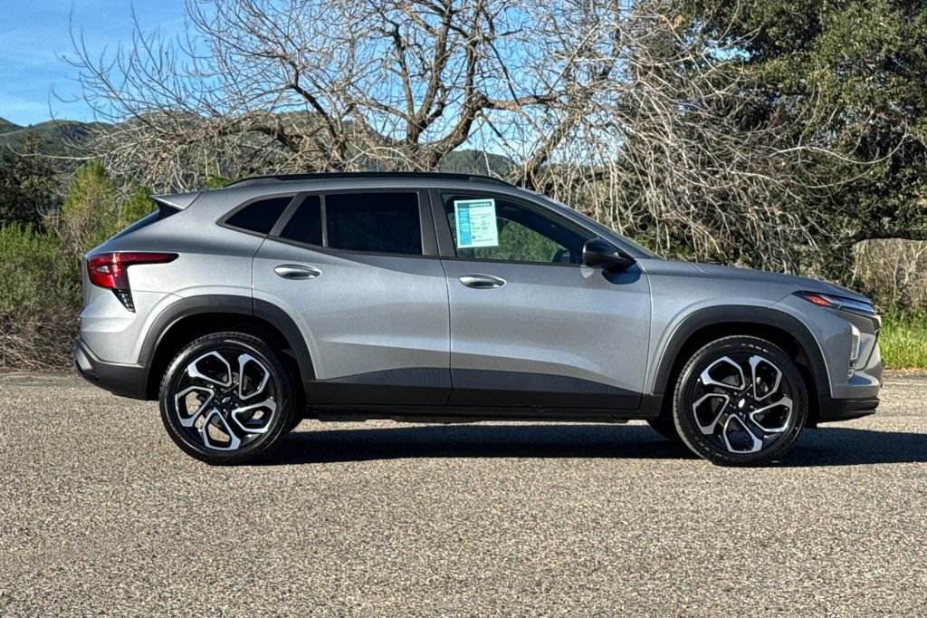 Certified 2024 Chevrolet Trax RS image 3