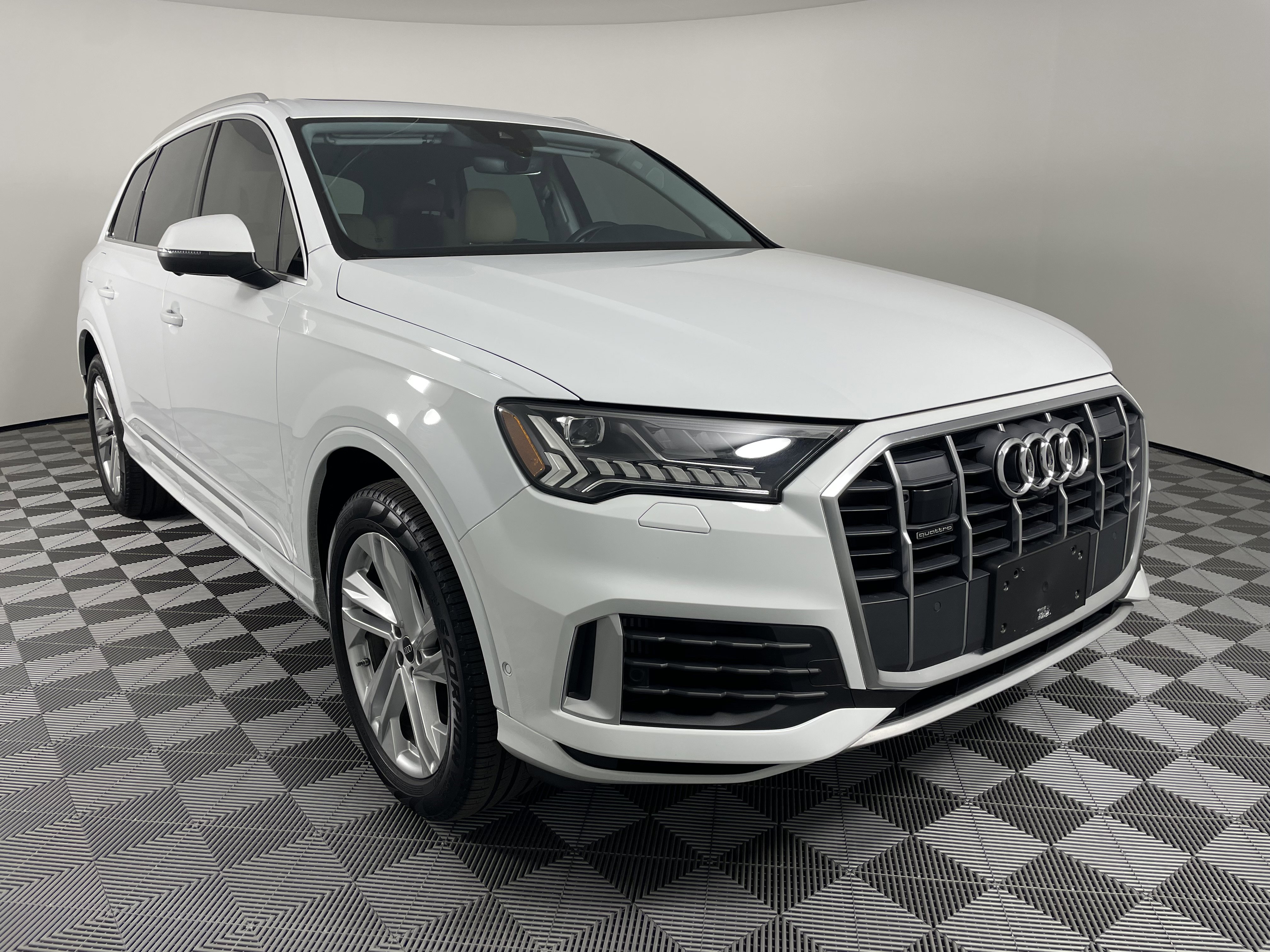 Used 2024 Audi Q7 Premium Plus image 7