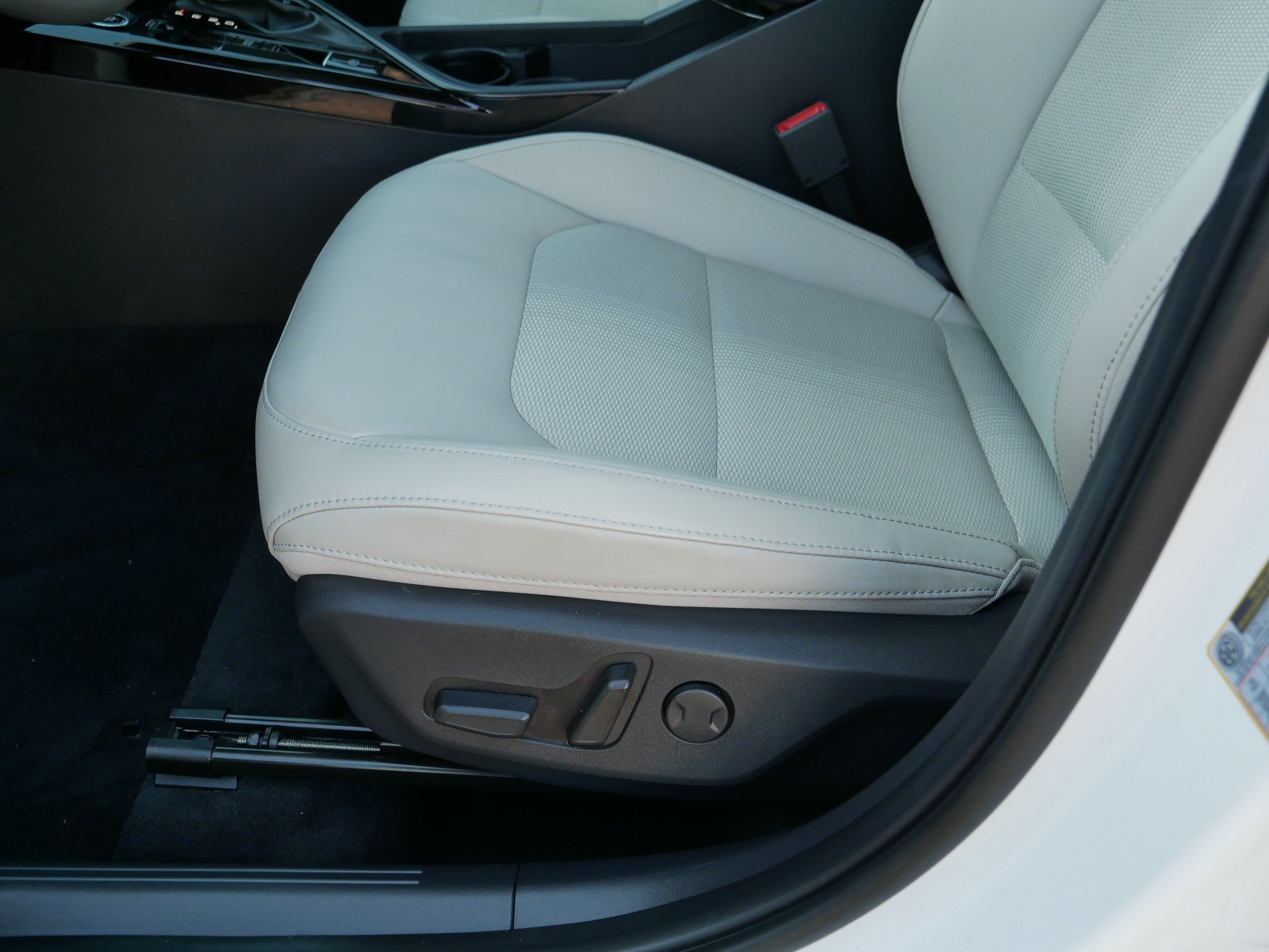 Certified 2023 Kia Niro EX Touring FWD image 20