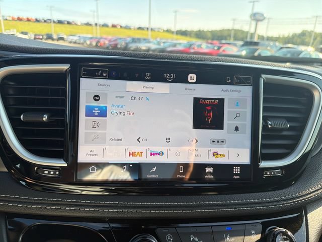 New 2027 Chrysler Pacifica Select FWD image 19