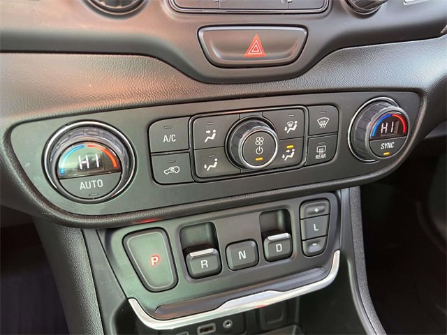 Used 2021 GMC Terrain SLT w/ Elevation Edition image 21