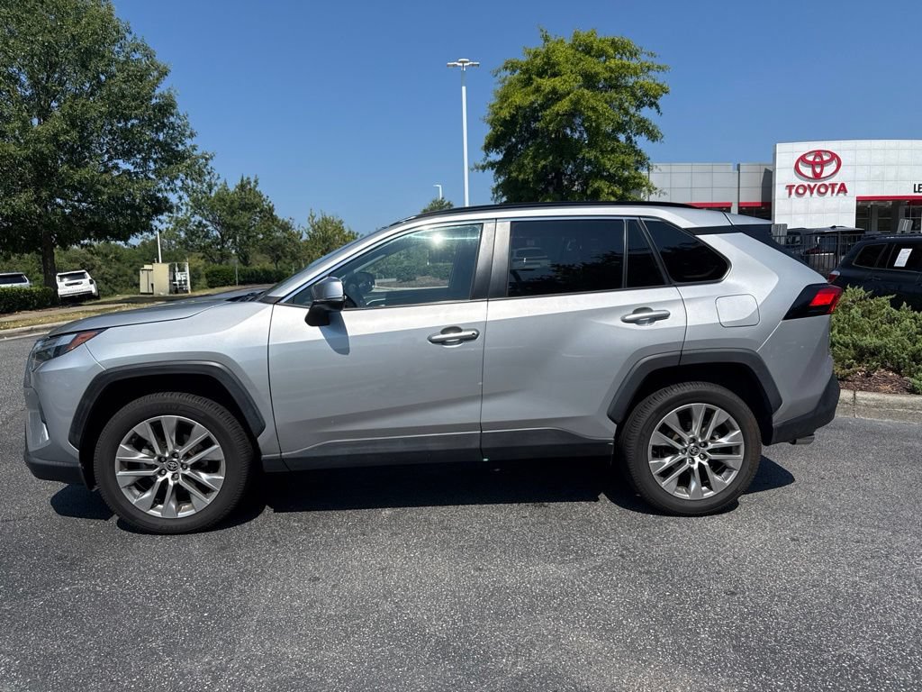 Used 2022 Toyota RAV4 XLE Premium FWD image 3