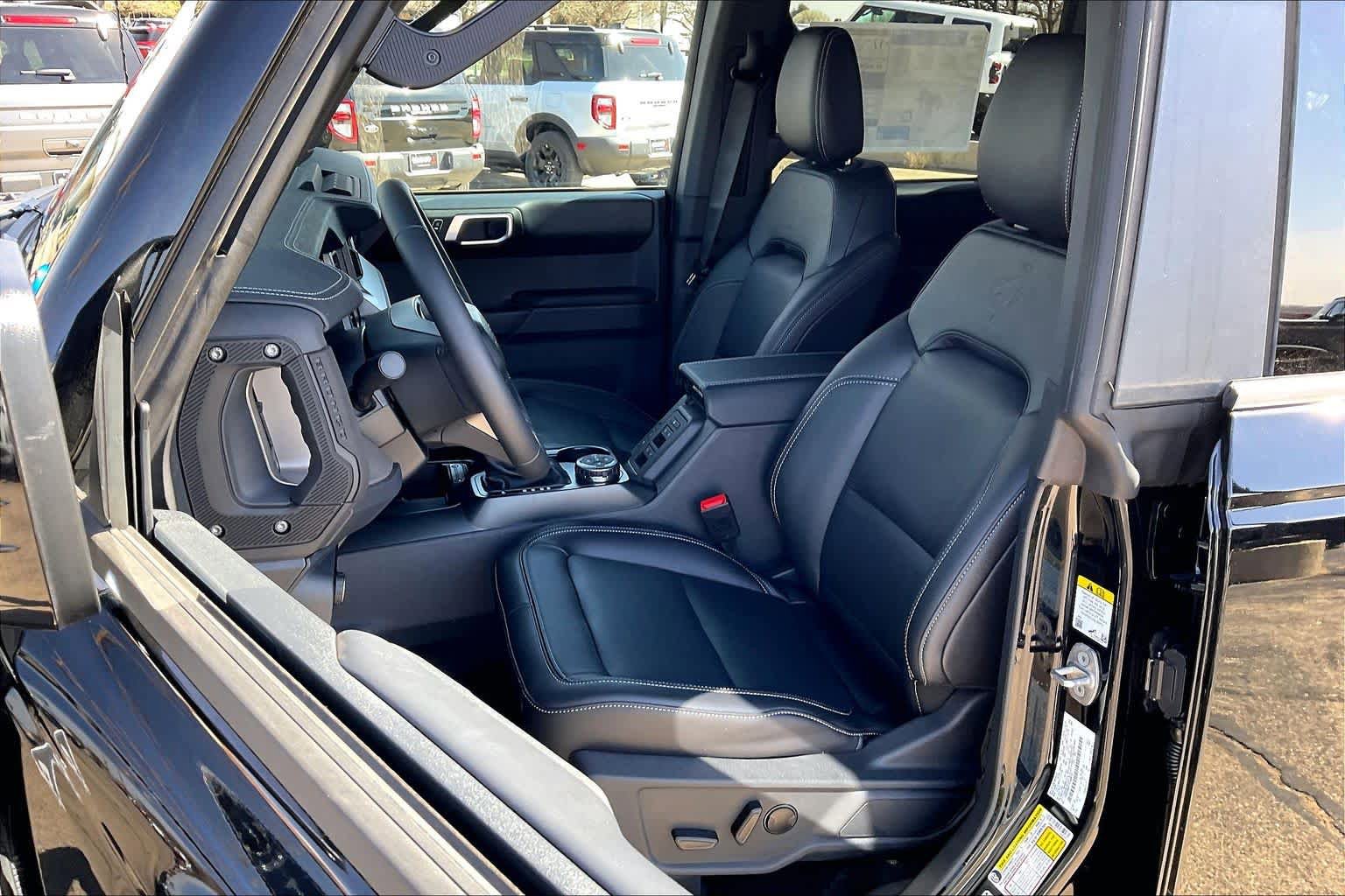 New 2026 Ford Bronco Outer Banks w/ Sasquatch Package AWD/4WD image 9