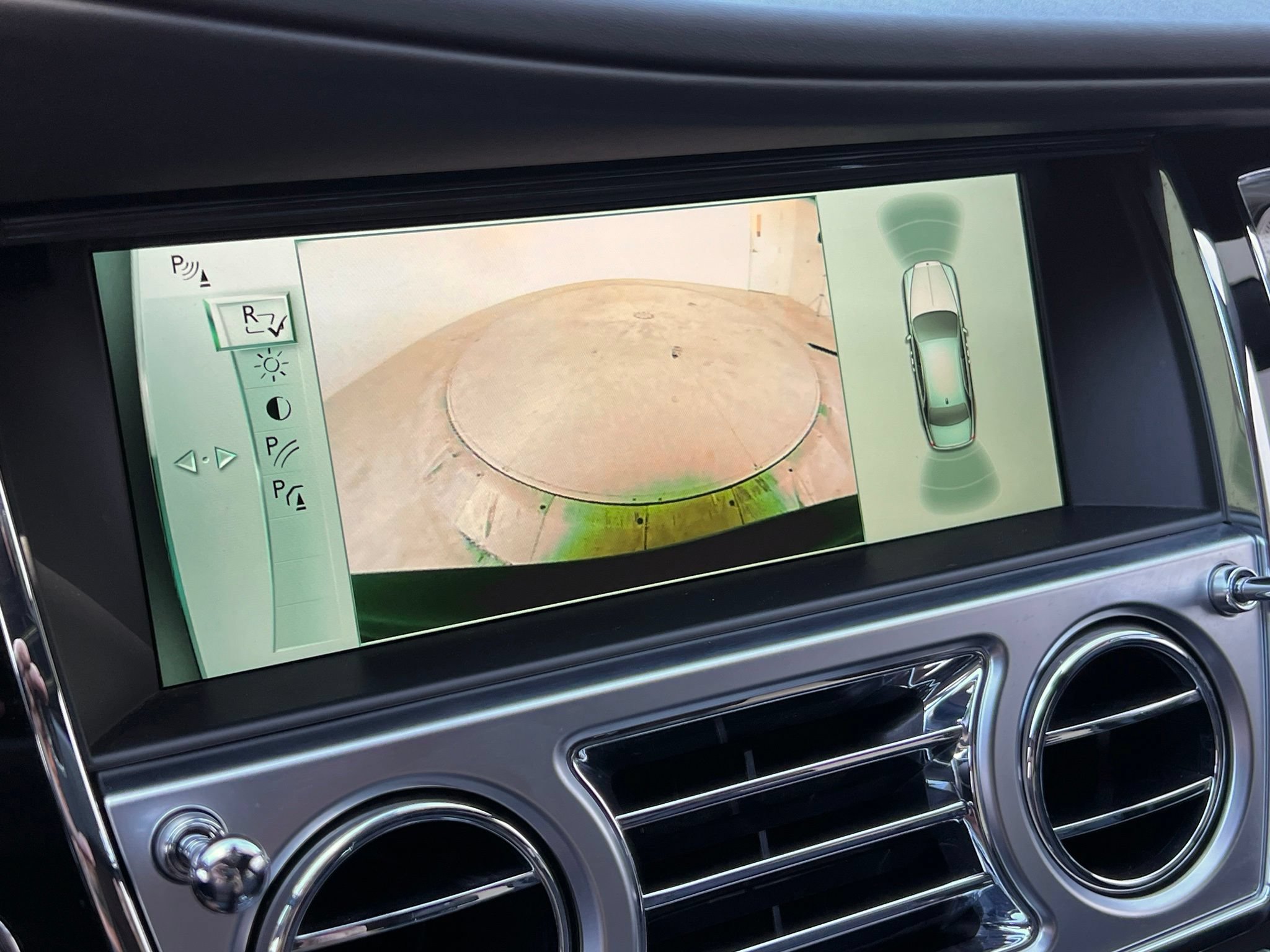 Used 2017 Rolls-Royce Ghost RWD image 28