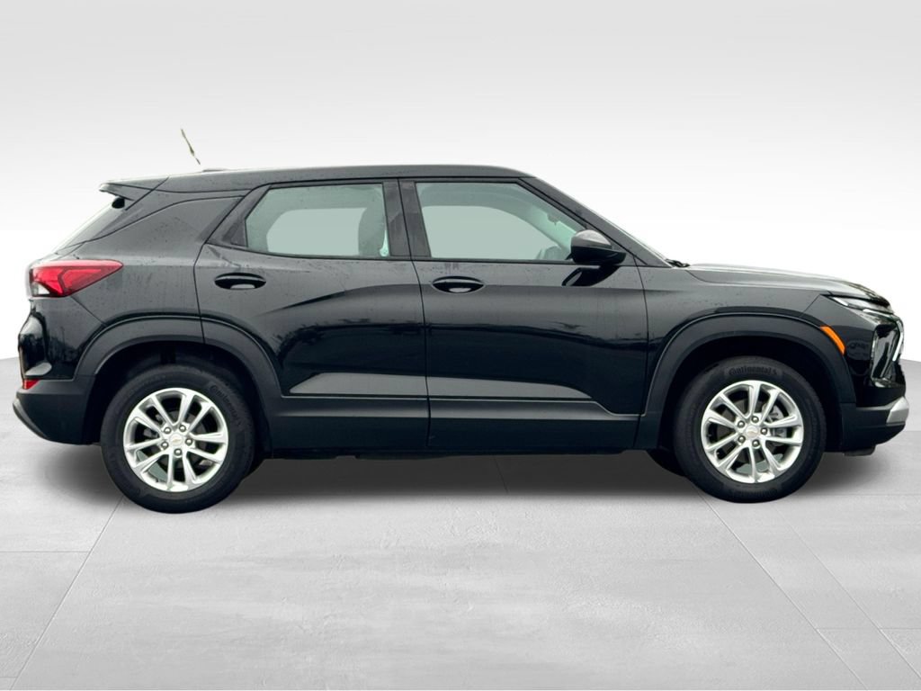 Used 2025 Chevrolet TrailBlazer LS AWD/4WD image 8