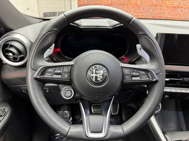 Used 2024 Alfa Romeo Tonale Ti AWD/4WD image 14
