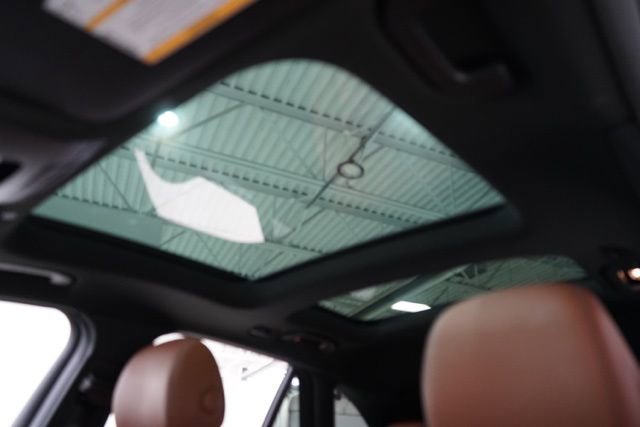 Used 2021 Mercedes-Benz GLC 300 4MATIC image 17