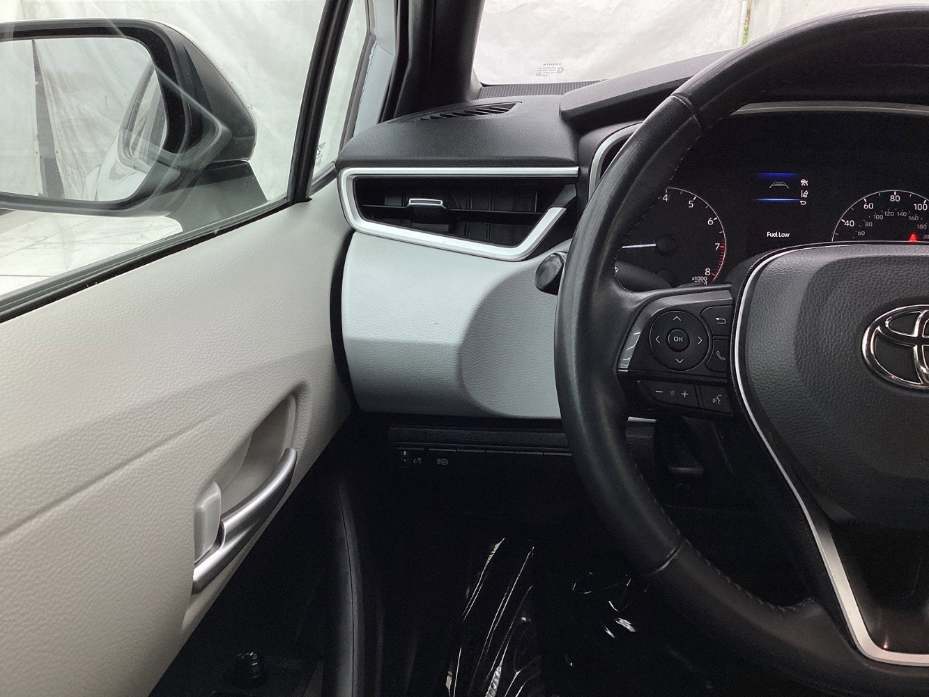 Used 2023 Toyota Corolla SE FWD image 32