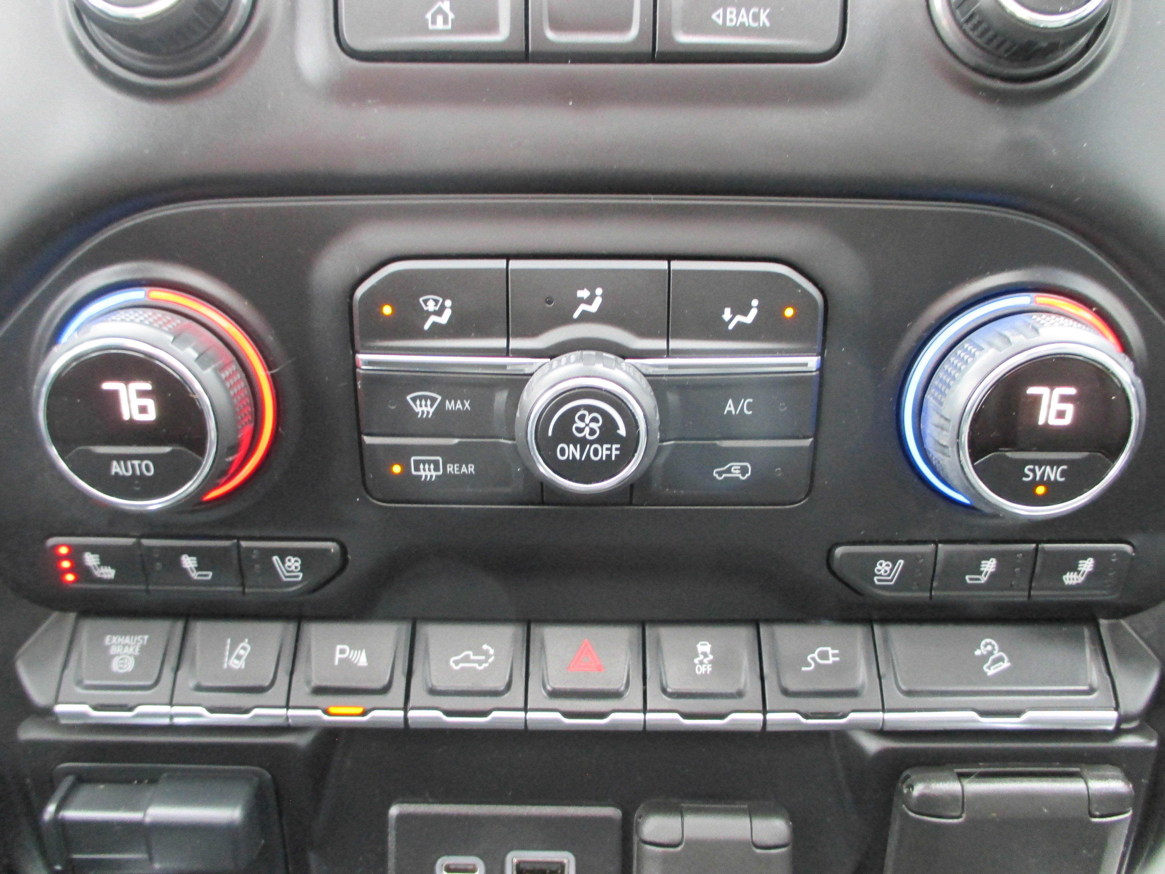 Used 2020 Chevrolet Silverado 2500 LTZ w/ LTZ Premium Package image 24