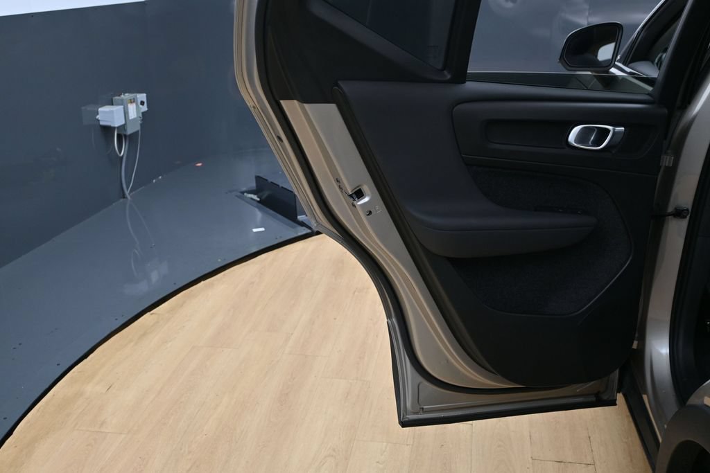 Used 2023 Volvo XC40 B4 Plus w/ Protection Package FWD image 30