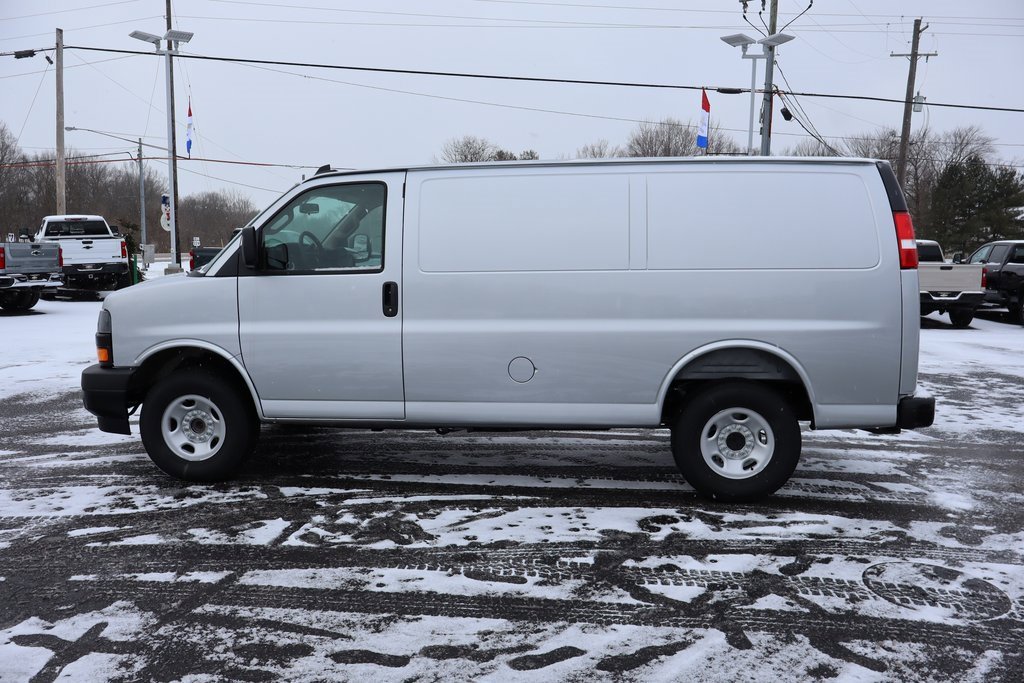 New 2025 Chevrolet Express 3500 w/ Driver Convenience Package image 20