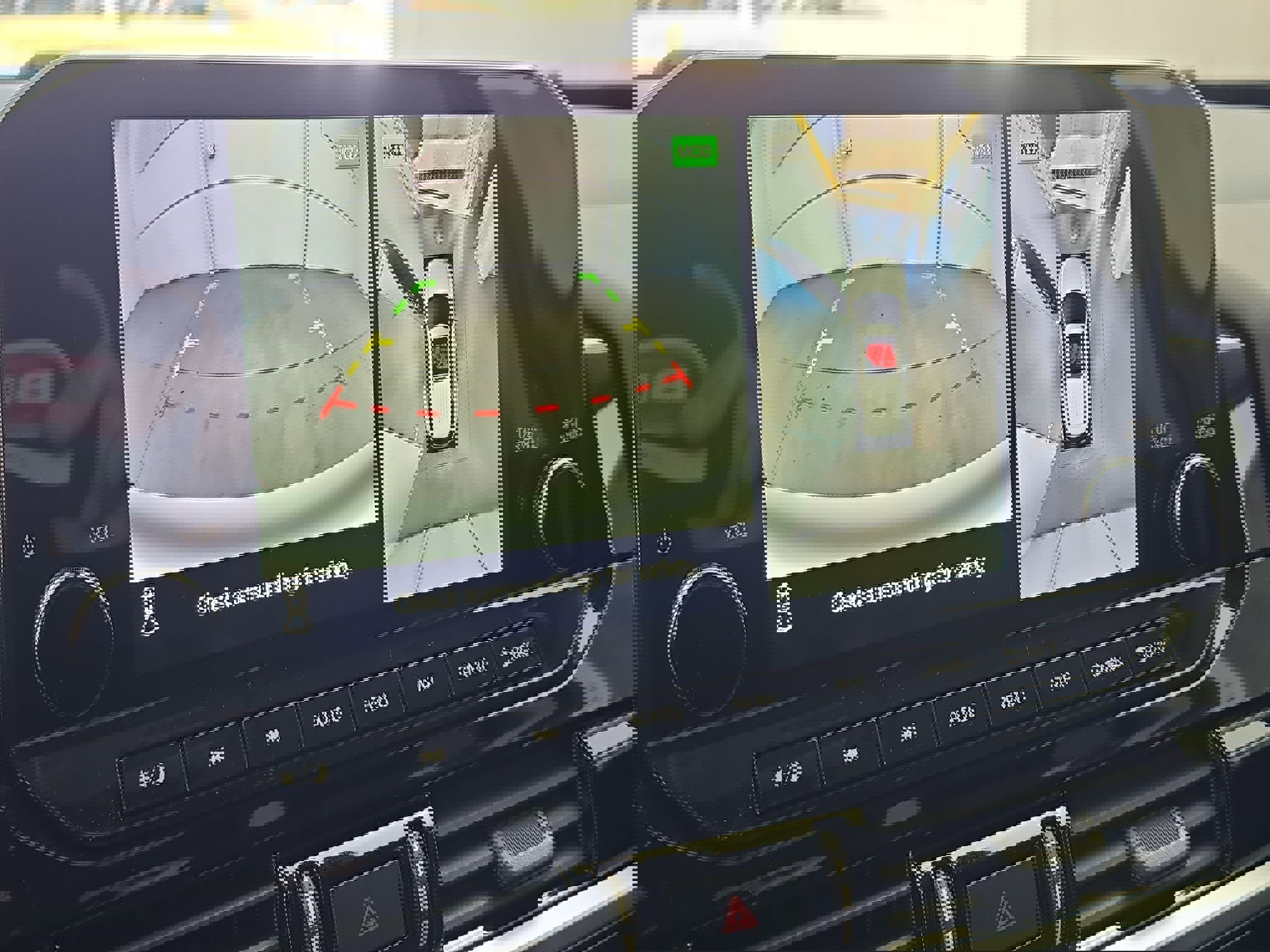 New 2025 Nissan Pathfinder SL w/ Black Appearance Package image 24