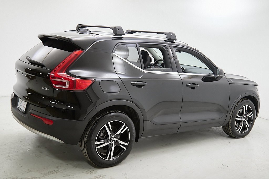 Certified 2023 Volvo XC40 B5 Plus image 10