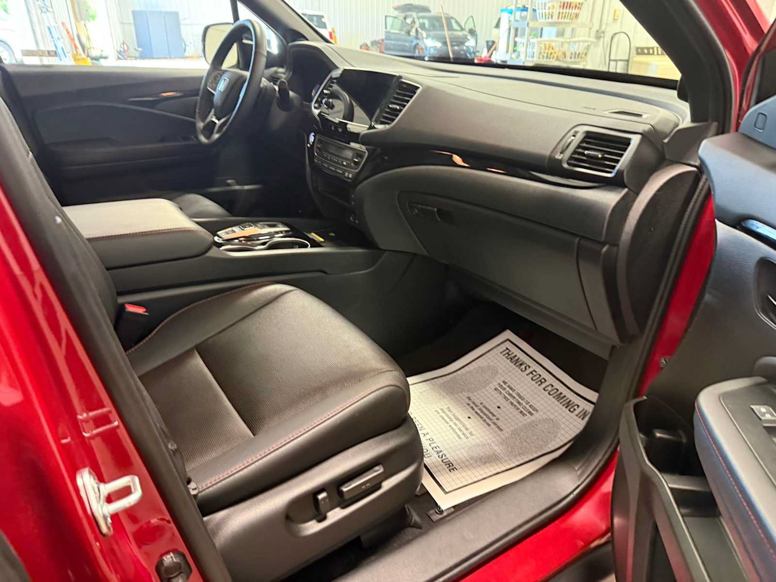 Used 2024 Honda Passport Black Edition image 28