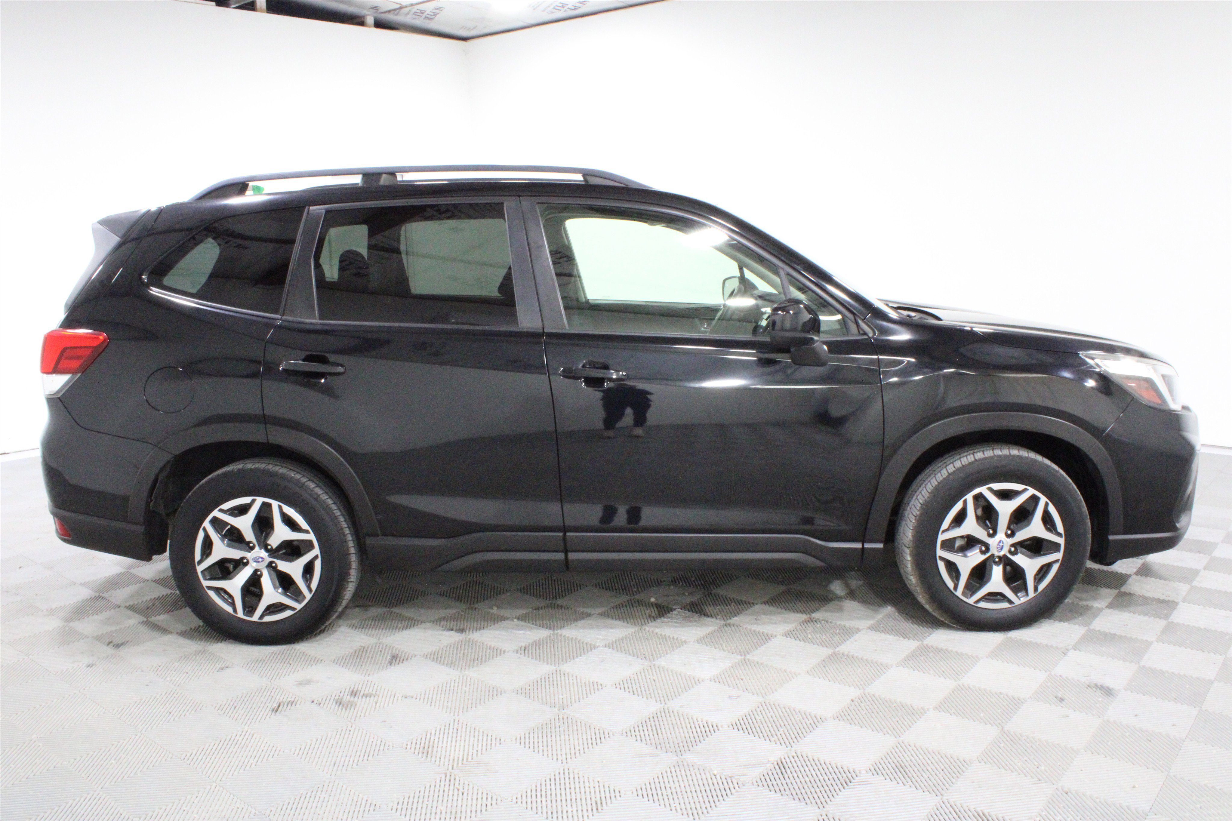 Used 2019 Subaru Forester Premium AWD/4WD image 26