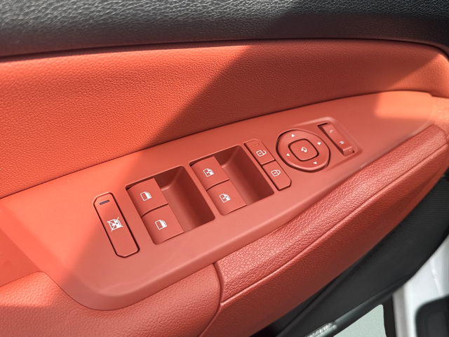 New 2026 Kia Sportage SX AWD/4WD image 17