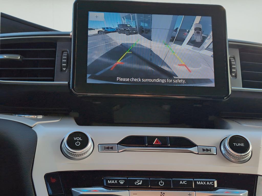 Used 2023 Ford Explorer XLT w/ Equipment Group 202A image 26