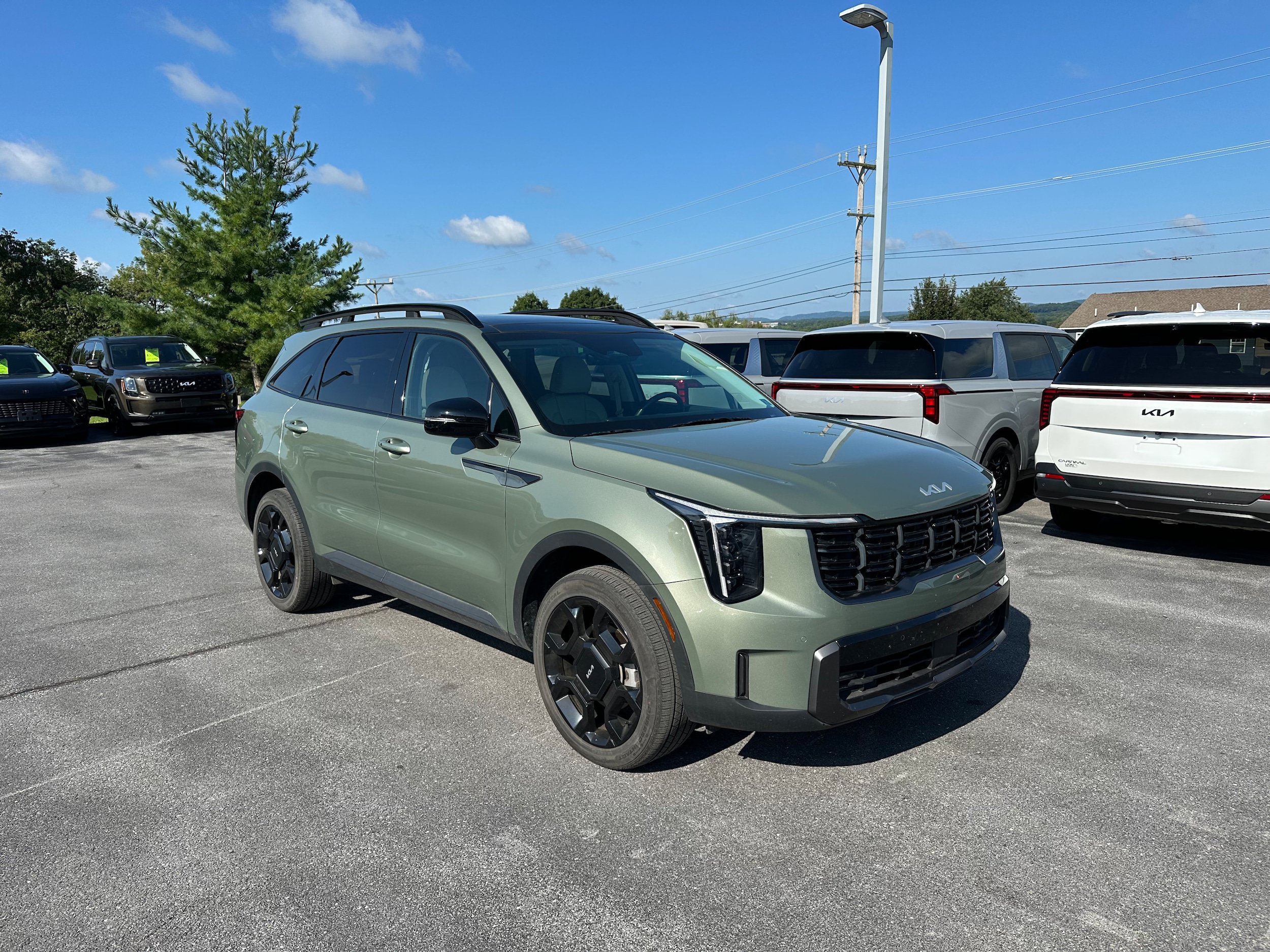 Used 2024 Kia Sorento X-Line EX AWD/4WD image 3