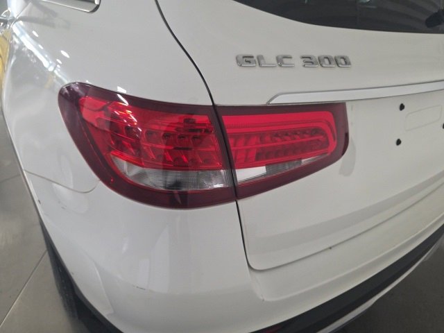 Used 2018 Mercedes-Benz GLC 300 4MATIC image 29