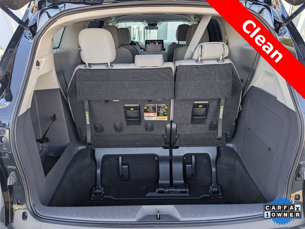 Used 2023 Toyota Sienna LE image 31