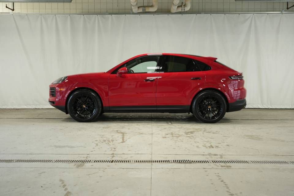 New 2026 Porsche Cayenne Coupe AWD/4WD image 2