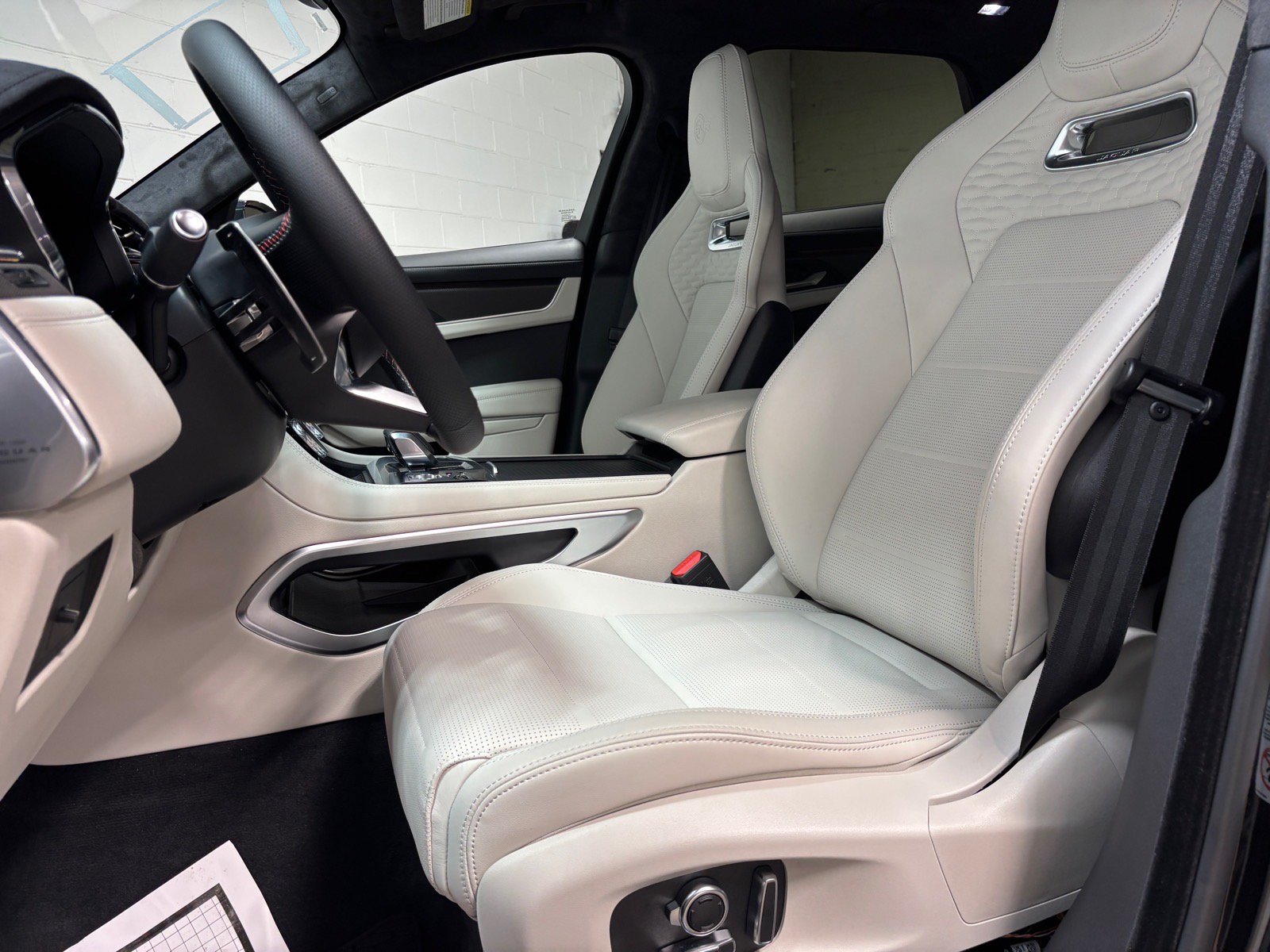 New 2026 Jaguar F-PACE SVR 575 Edition AWD/4WD image 22