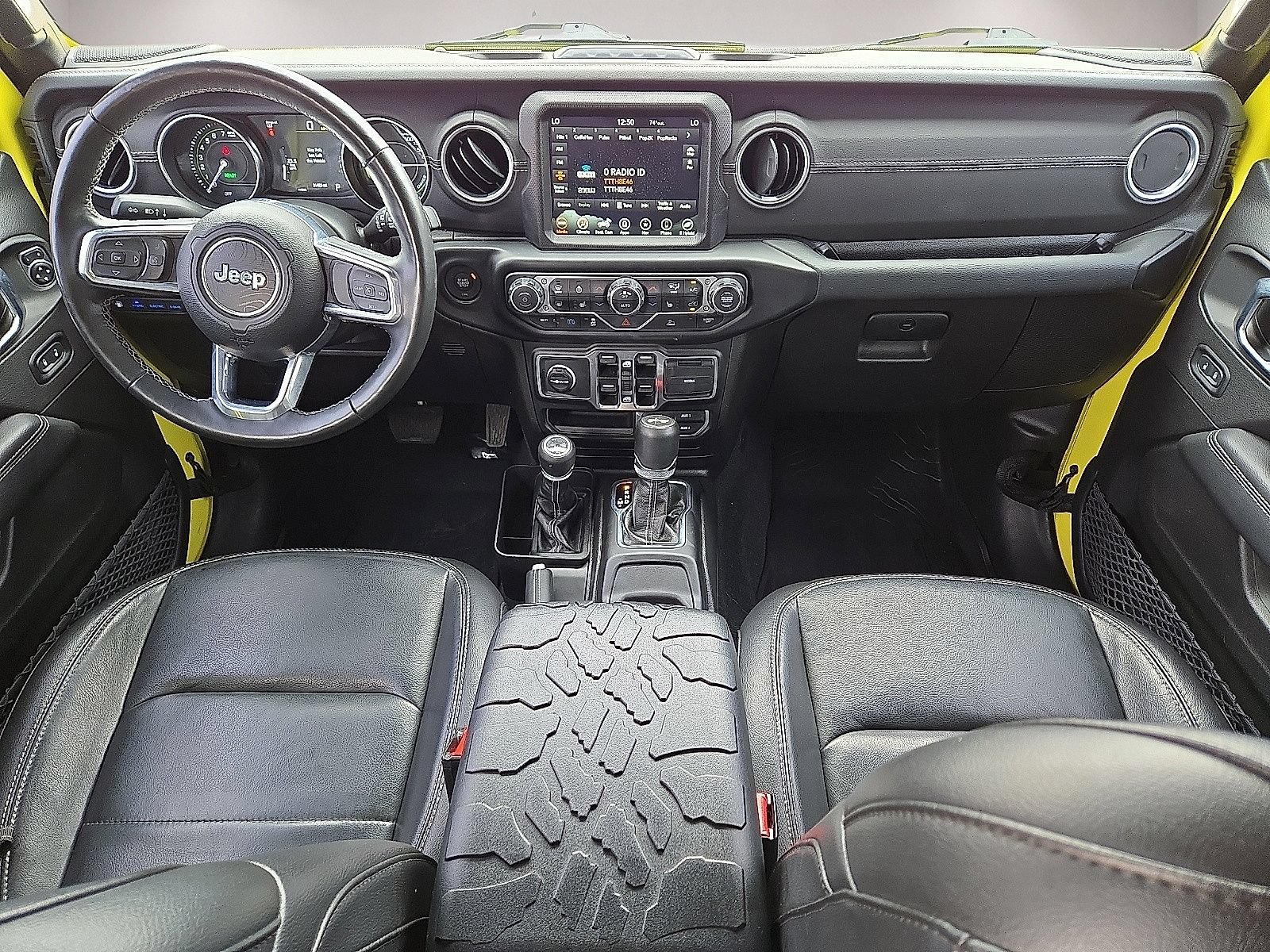 Used 2023 Jeep Wrangler Unlimited Sahara w/ Cold Weather Group AWD/4WD image 17