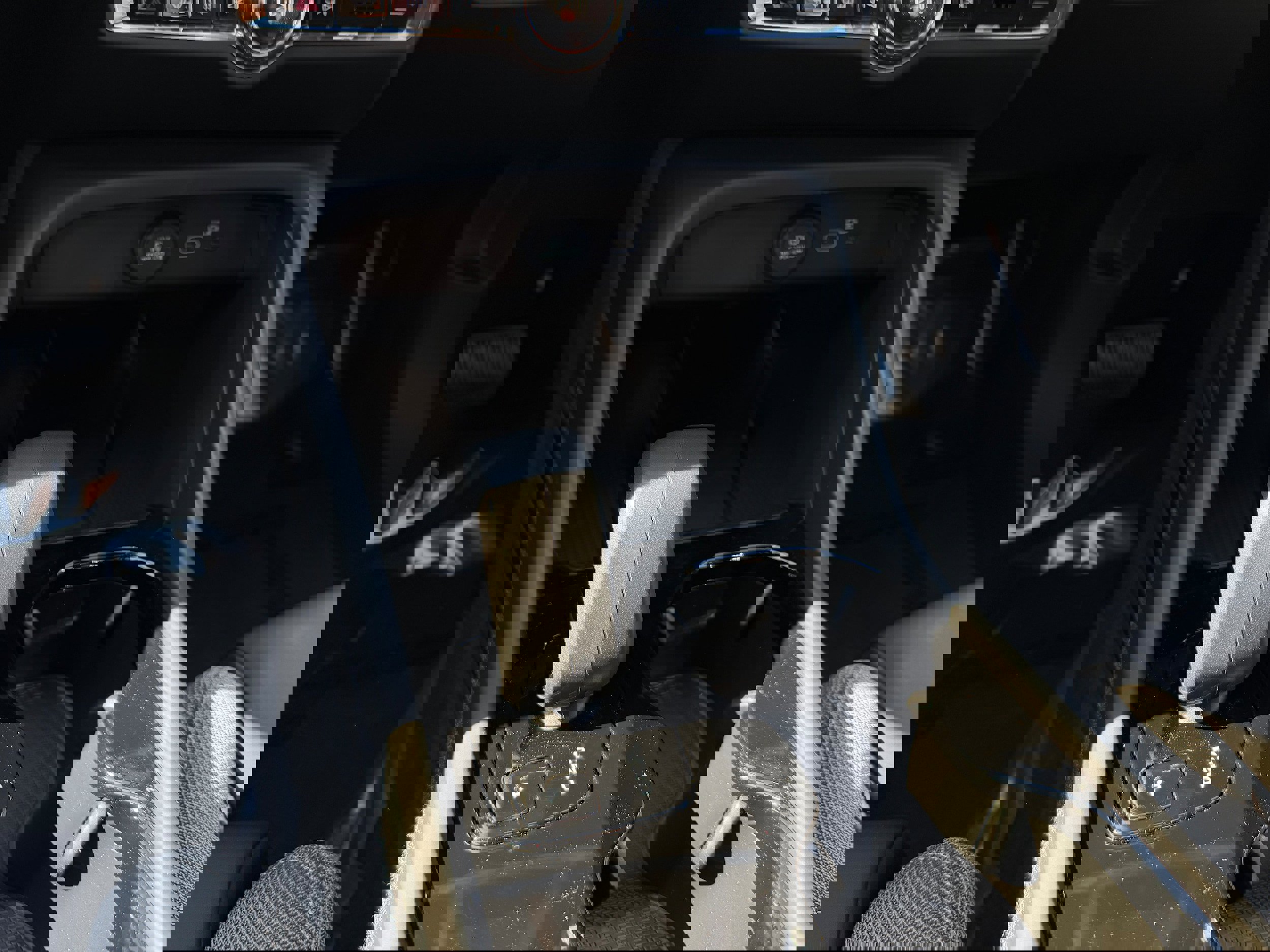 New 2026 Volvo EX40 Plus w/ Climate Package image 13