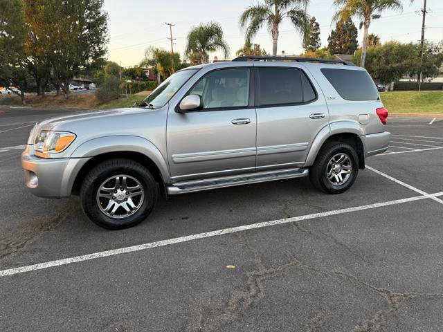 Used 2006 Toyota Sequoia SR5 image 2