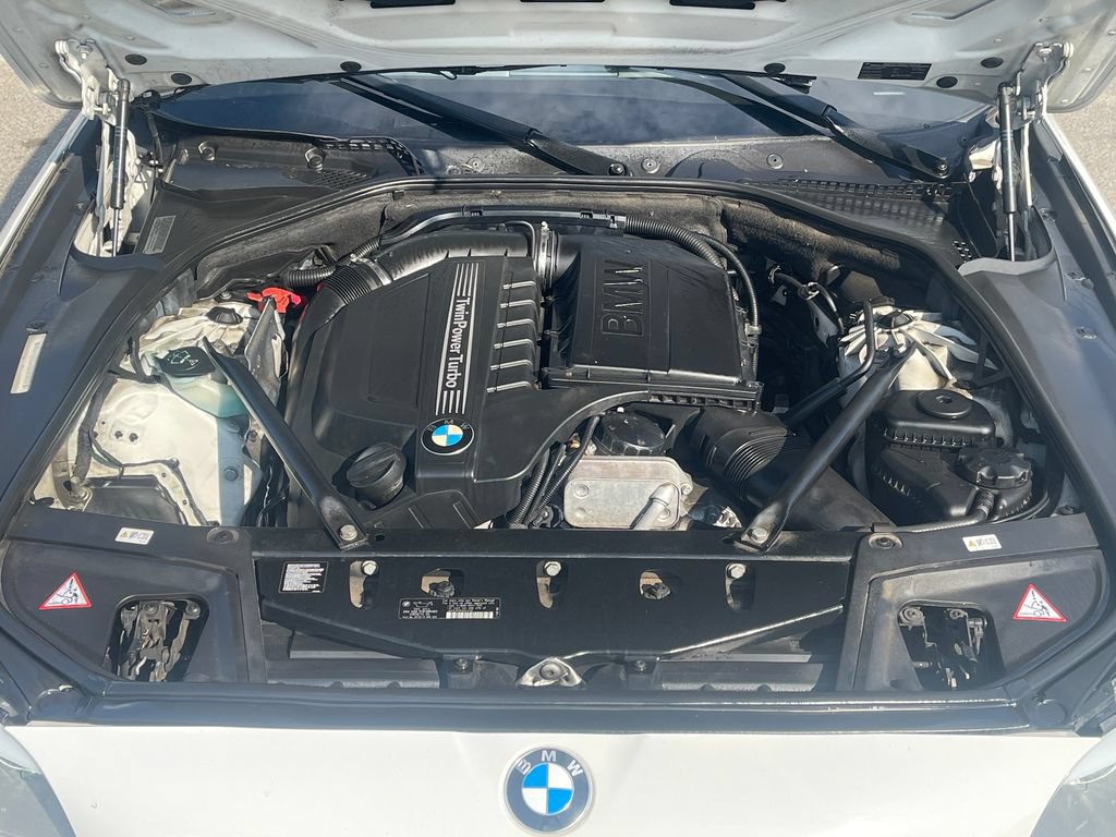 Used 2013 BMW 535i xDrive Sedan AWD/4WD image 9
