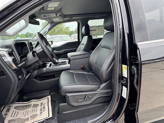 New 2025 Ford F250 Lariat w/ Lariat Ultimate Package image 24